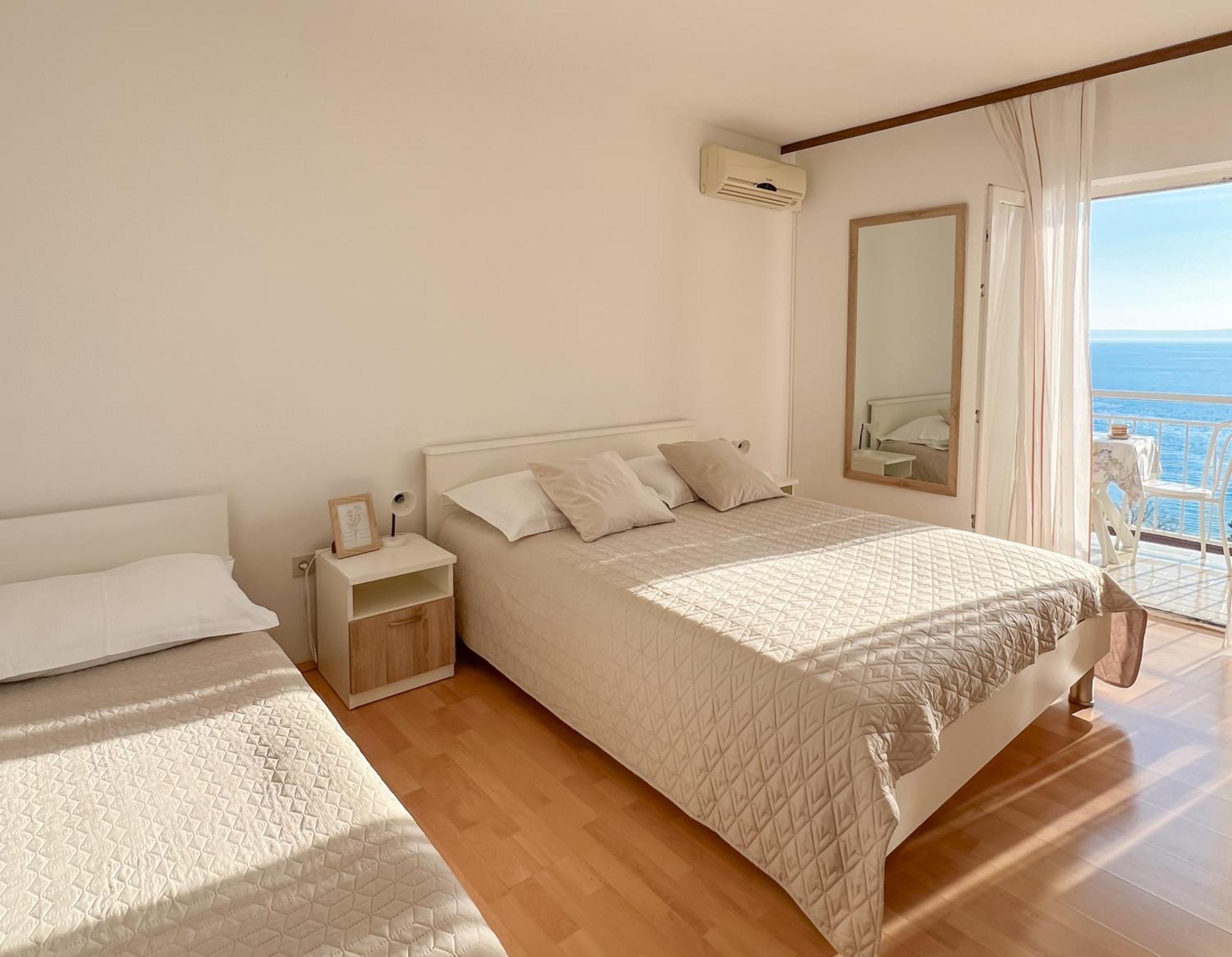 Seaside Apartments And Rooms Baška Voda Buitenkant foto